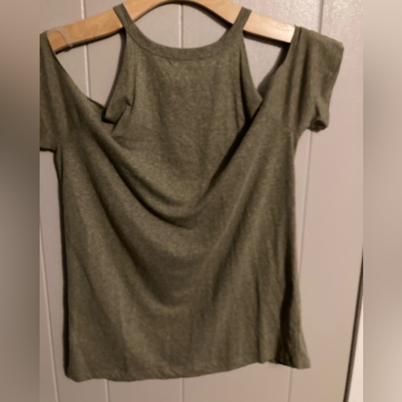 👚(bundle 4 items w/👚for $16) Beer Buddy ripped T-top - Picture 12 of 12